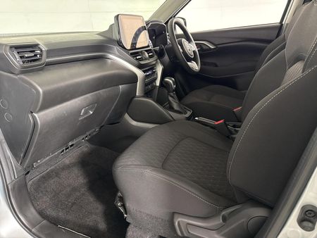 2026-Toyota-Urban-Cruiser-15-XR-Auto_8