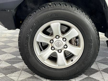 2004-Toyota-Land-Cruiser-Prado-30-TDI-GX-5-dr_4