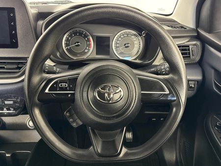 2023-Toyota-Starlet-15-XS-Auto_11