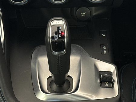 2019-Jaguar-E-Pace-D240-20D-S-177kW_10