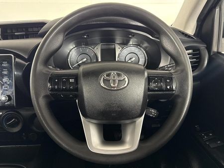 2022-Toyota-Hilux-24-GD-6-Raised-Body-Raider-Extended-Cab_10