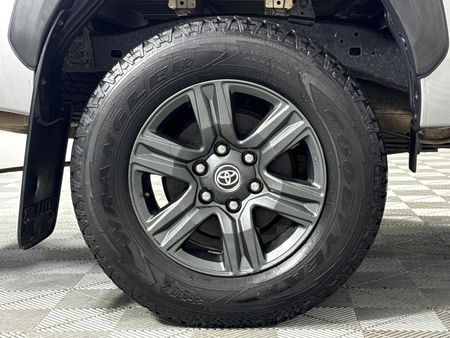 2022-Toyota-Hilux-24-GD-6-Raised-Body-Raider-Extended-Cab_6