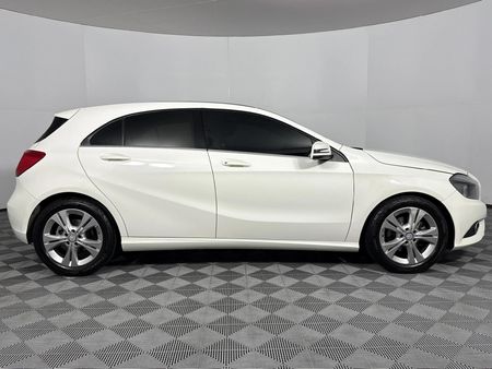 2015-Mercedes-Benz-A-Class-A-200-BE-Auto_17