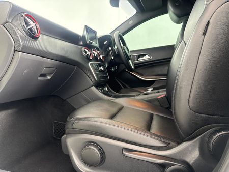 2015-Mercedes-Benz-A-Class-A-200-BE-Auto_8