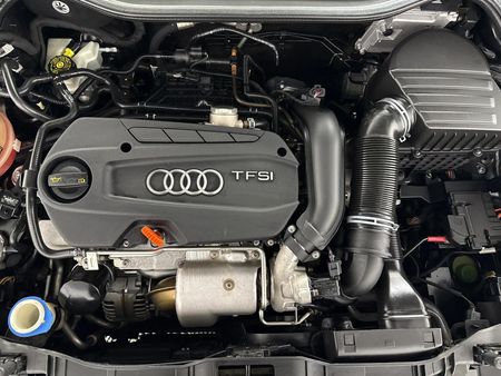 2013-Audi-A1-Sportback-14-TFSI-Ambition-Auto_11