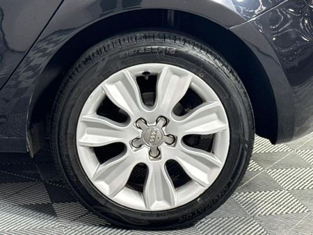 2013-Audi-A1-Sportback-14-TFSI-Ambition-Auto_5