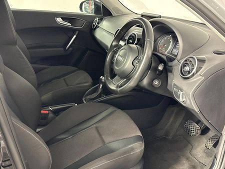 2013-Audi-A1-Sportback-14-TFSI-Ambition-Auto_8