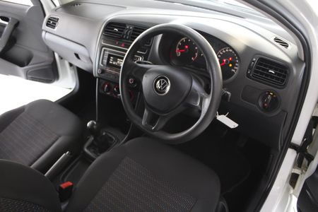2022-Volkswagen-Polo-Vivo-14-Trendline-5-dr_15