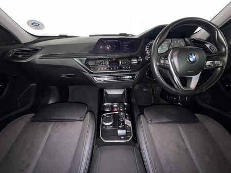 2021-BMW-1-Series-118i-Sport-Line_1