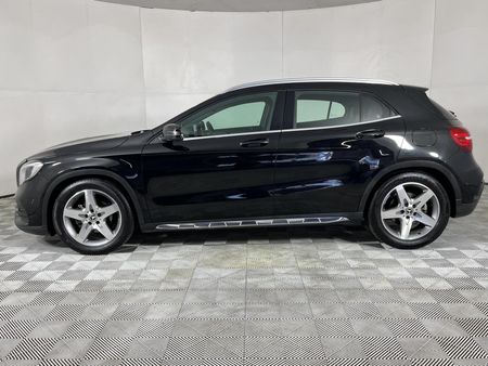2020-Mercedes-Benz-GLA-200-Auto_18