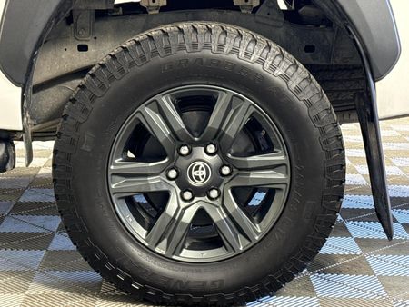 2021-Toyota-Hilux-28-GD-6-Raised-Body-Raider-Auto-Double-Cab_4