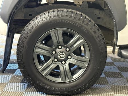 2021-Toyota-Hilux-28-GD-6-Raised-Body-Raider-Auto-Double-Cab_5