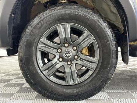 2022-Toyota-Hilux-24-GD-6-Raised-Body-Raider-Auto-Extended-Cab_3