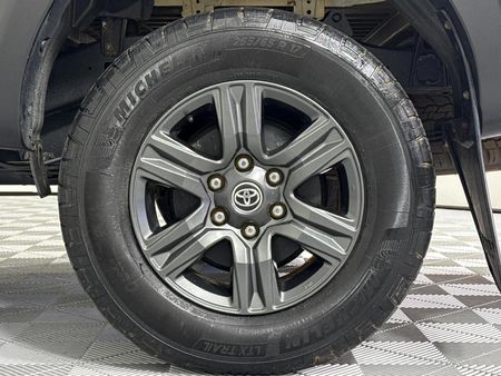 2022-Toyota-Hilux-24-GD-6-Raised-Body-Raider-Auto-Extended-Cab_5
