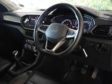 2024-Volkswagen-T-Cross-10-TSI-Comfortline_10