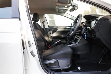 2026-Volkswagen-Polo-10-TSI_10