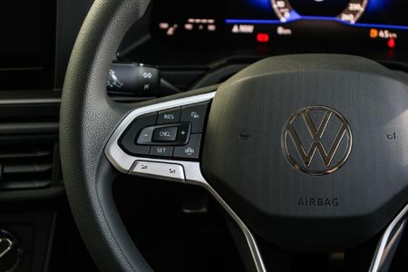 2026-Volkswagen-Polo-10-TSI_19