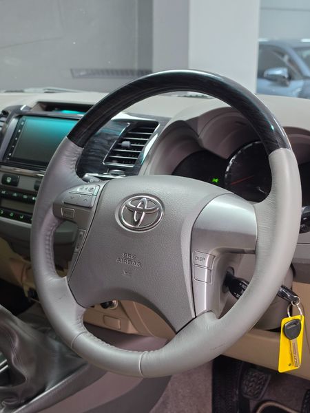 2013-Toyota-Fortuner-30-D-4D-4x4_13