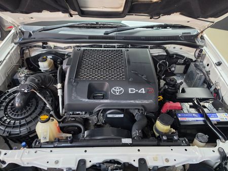2013-Toyota-Fortuner-30-D-4D-4x4_20