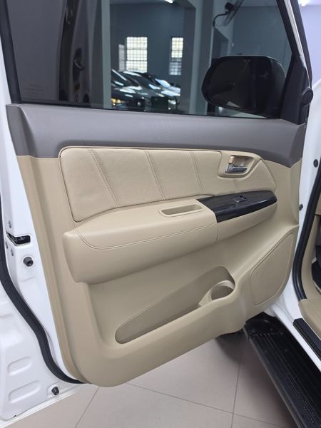 2013-Toyota-Fortuner-30-D-4D-4x4_3