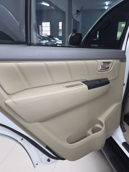 2013-Toyota-Fortuner-30-D-4D-4x4_7