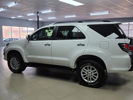 2013-Toyota-Fortuner-30-D-4D-4x4_8