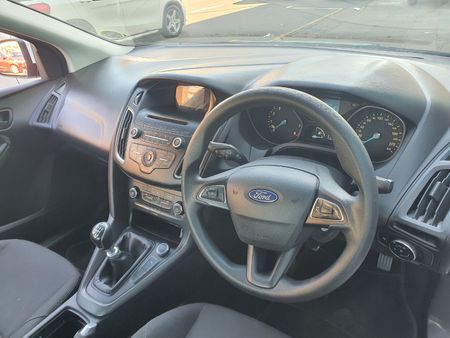 2020-Ford-Focus-20-EcoBoost-ST1_13