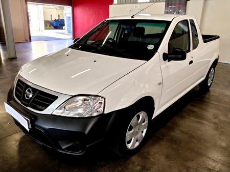 2022-Nissan-NP200-16-AC-Safety-Pack_0