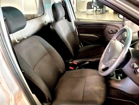 2022-Nissan-NP200-16-AC-Safety-Pack_12
