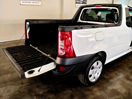 2022-Nissan-NP200-16-AC-Safety-Pack_24