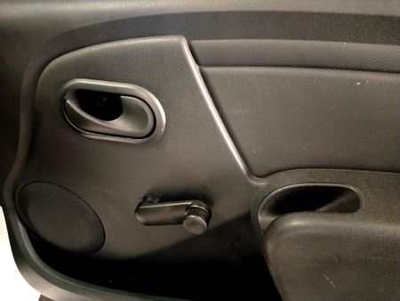 2022-Nissan-NP200-16-AC-Safety-Pack_8