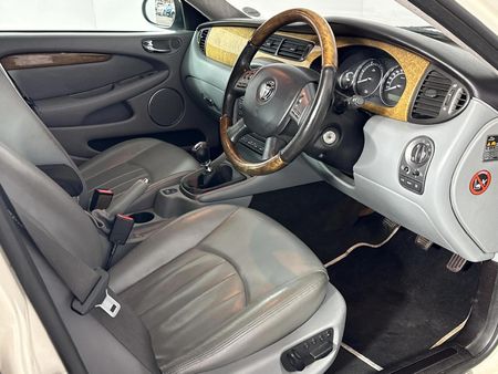 2008-Jaguar-X-Type-22D-SE_9
