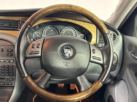 2008-Jaguar-X-Type-22D-SE_12