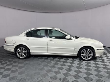 2008-Jaguar-X-Type-22D-SE_16