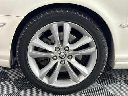 2008-Jaguar-X-Type-22D-SE_4