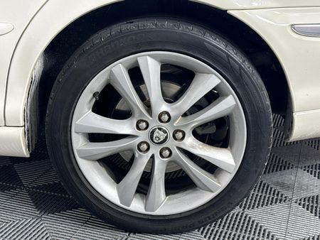 2008-Jaguar-X-Type-22D-SE_6