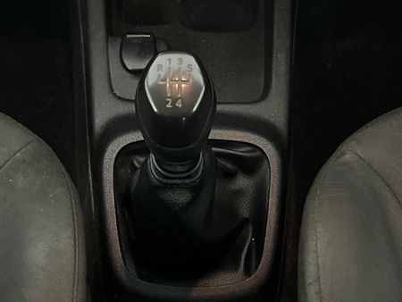 2017-Renault-Kwid-10-Expression_10