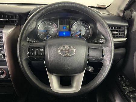 2019-Toyota-Fortuner-24-GD-6-Raised-Body-Auto_10