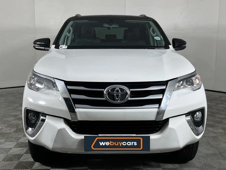 2019-Toyota-Fortuner-24-GD-6-Raised-Body-Auto_13
