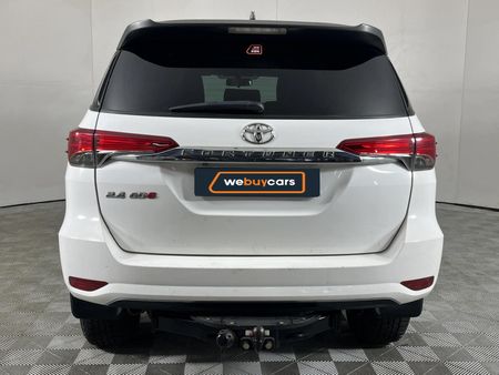 2019-Toyota-Fortuner-24-GD-6-Raised-Body-Auto_16