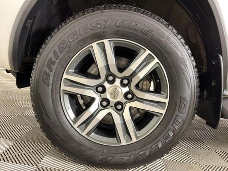 2019-Toyota-Fortuner-24-GD-6-Raised-Body-Auto_4