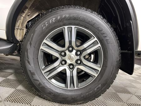 2019-Toyota-Fortuner-24-GD-6-Raised-Body-Auto_6