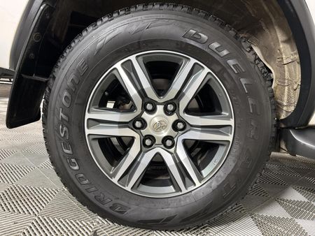 2019-Toyota-Fortuner-24-GD-6-Raised-Body-Auto_7