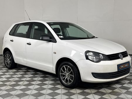 2014-Volkswagen-Polo-Vivo-14-Trendline-5-dr_13