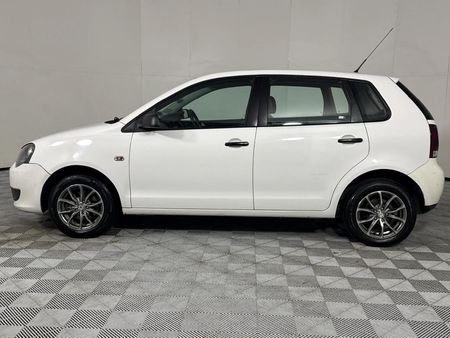 2014-Volkswagen-Polo-Vivo-14-Trendline-5-dr_16