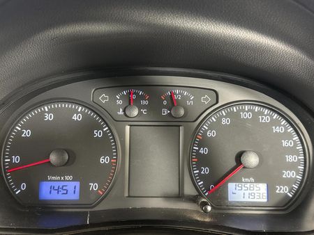 2014-Volkswagen-Polo-Vivo-14-Trendline-5-dr_2