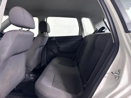 2014-Volkswagen-Polo-Vivo-14-Trendline-5-dr_3