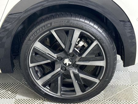 2021-Peugeot-208-12T-GT-Auto_5