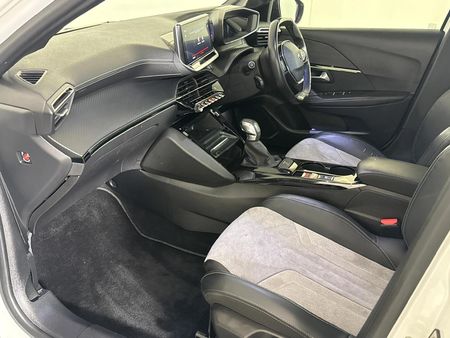 2021-Peugeot-208-12T-GT-Auto_7