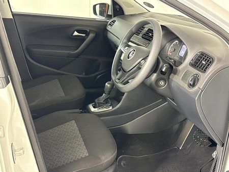 2024-Volkswagen-Polo-Classic-16-Life-Tiptronic_9